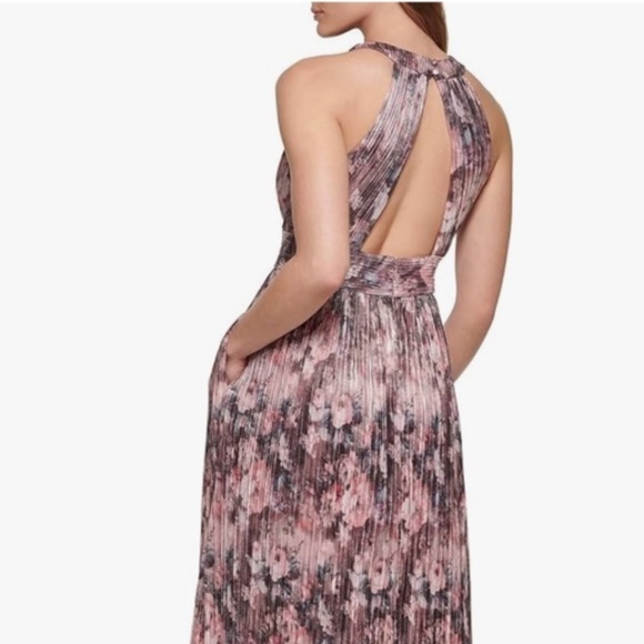 Eliza j - Picture 3 of 5